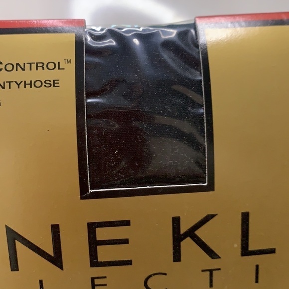 NWT Anne Klein Style 980 advanced control girdle top pantyhose true black new - Picture 3 of 6